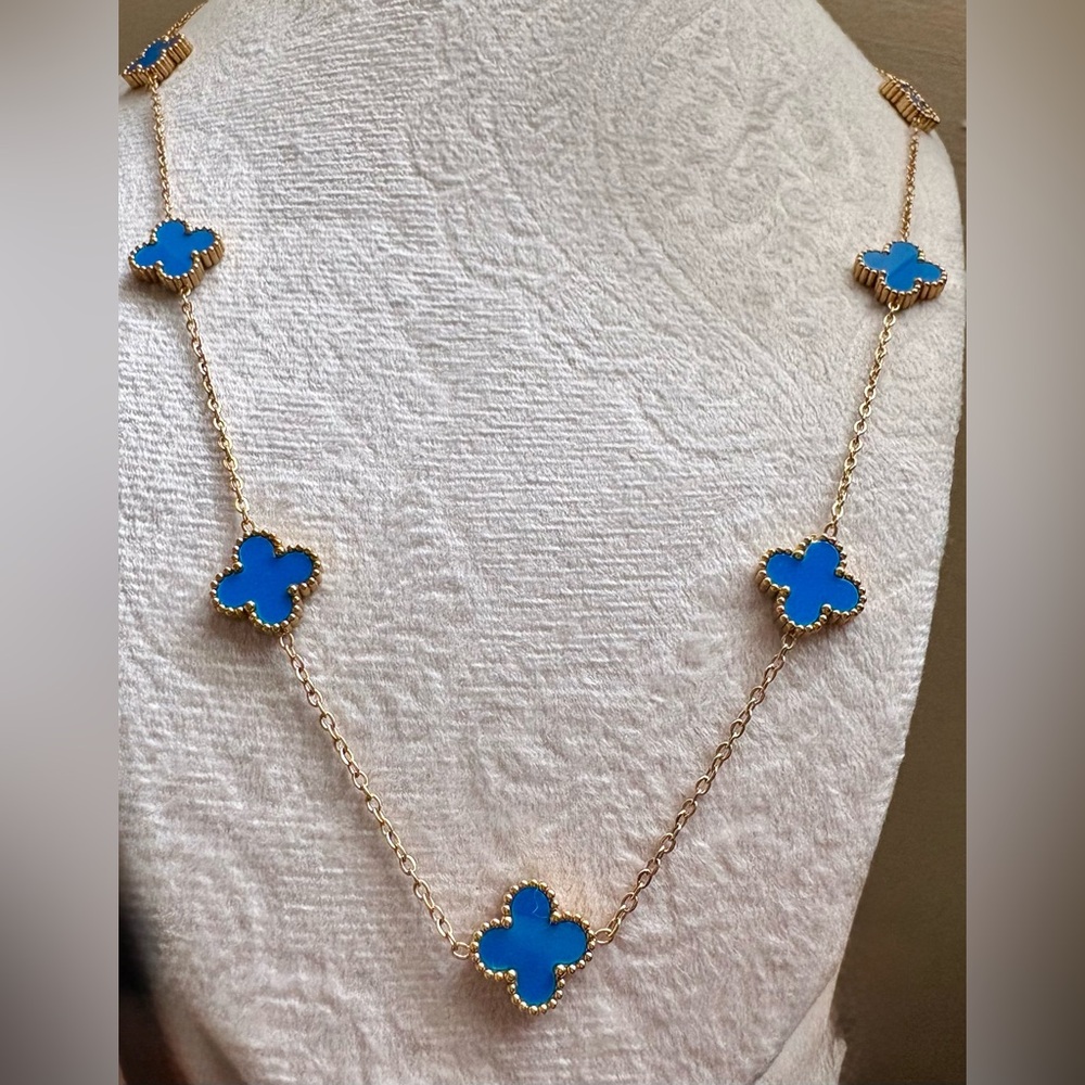 Beautiful Gold and Blue Clover Gold Plated Stainless Steel Necklace, New!